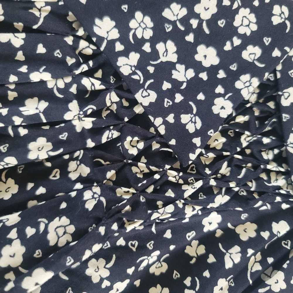 Reformation Black Floral Cropped V-neck Ruffle Blouse, S, Cottagecore Romantic - Picture 4 of 11